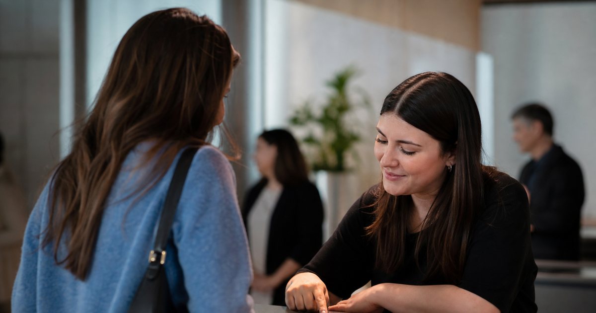 How should an event handle walk-up attendees who never registered before arriving at the door?
