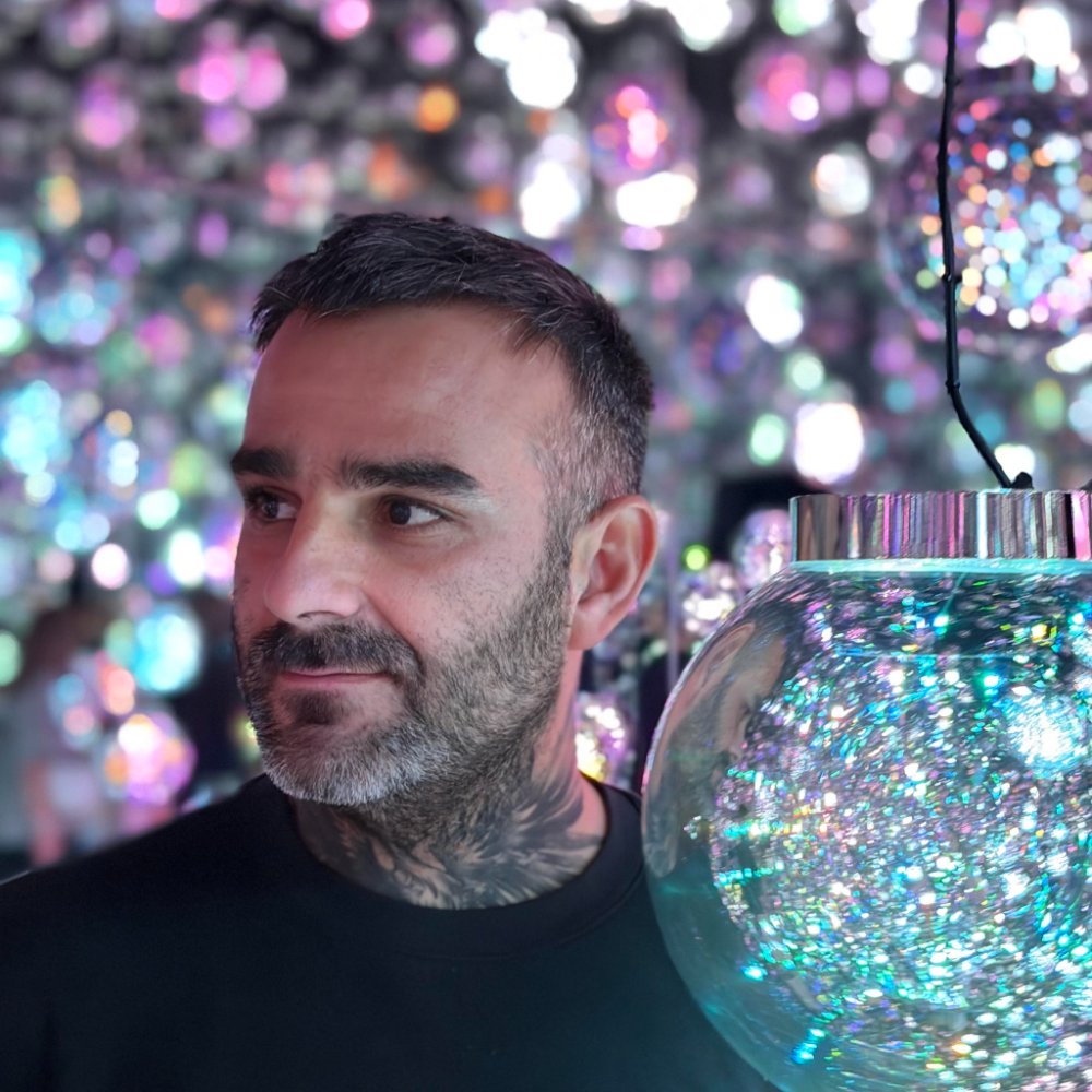 Portrait of Julien Jimenez, founder of BadgeCheckr